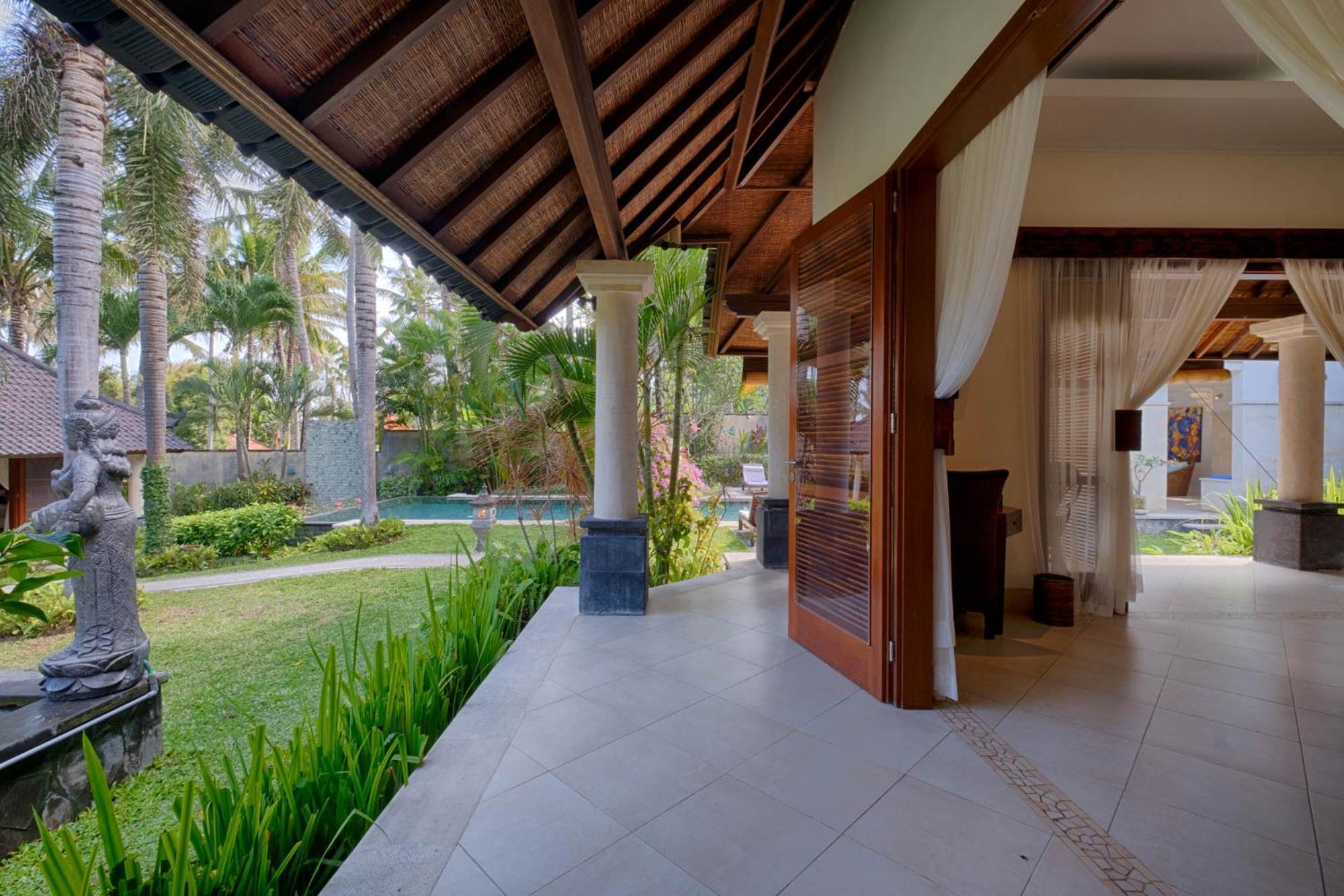 Kutus Kutus Saba Beach Villa Джокьякарта Экстерьер фото