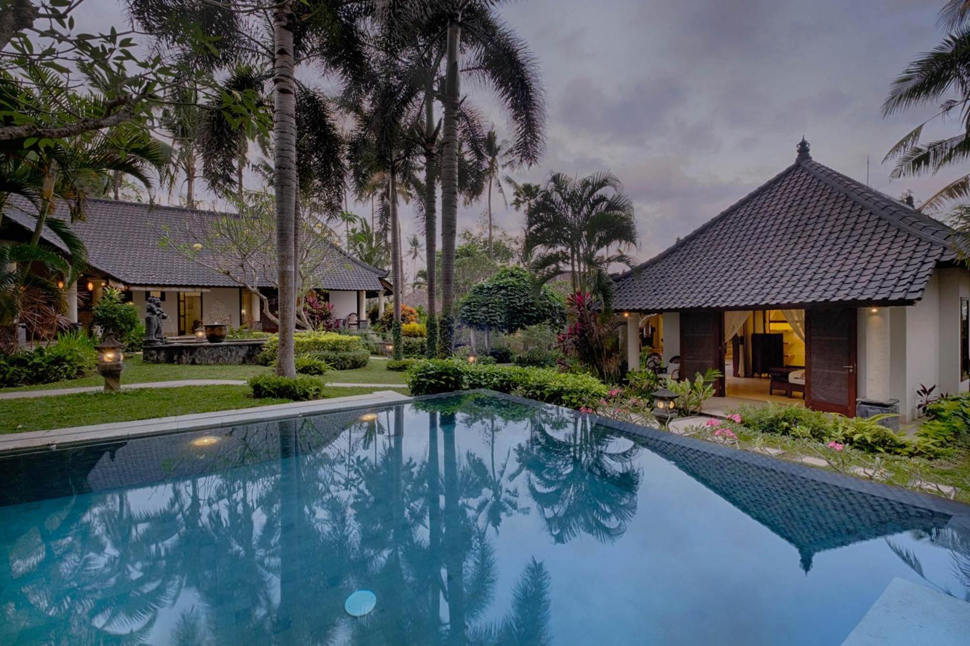 Kutus Kutus Saba Beach Villa Джокьякарта Экстерьер фото