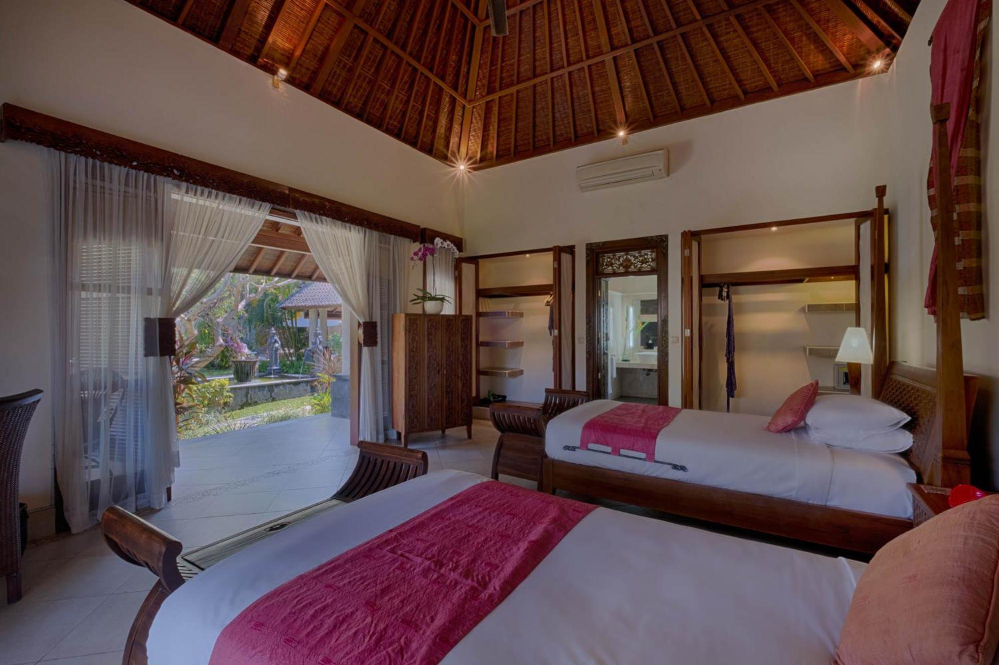 Kutus Kutus Saba Beach Villa Джокьякарта Экстерьер фото