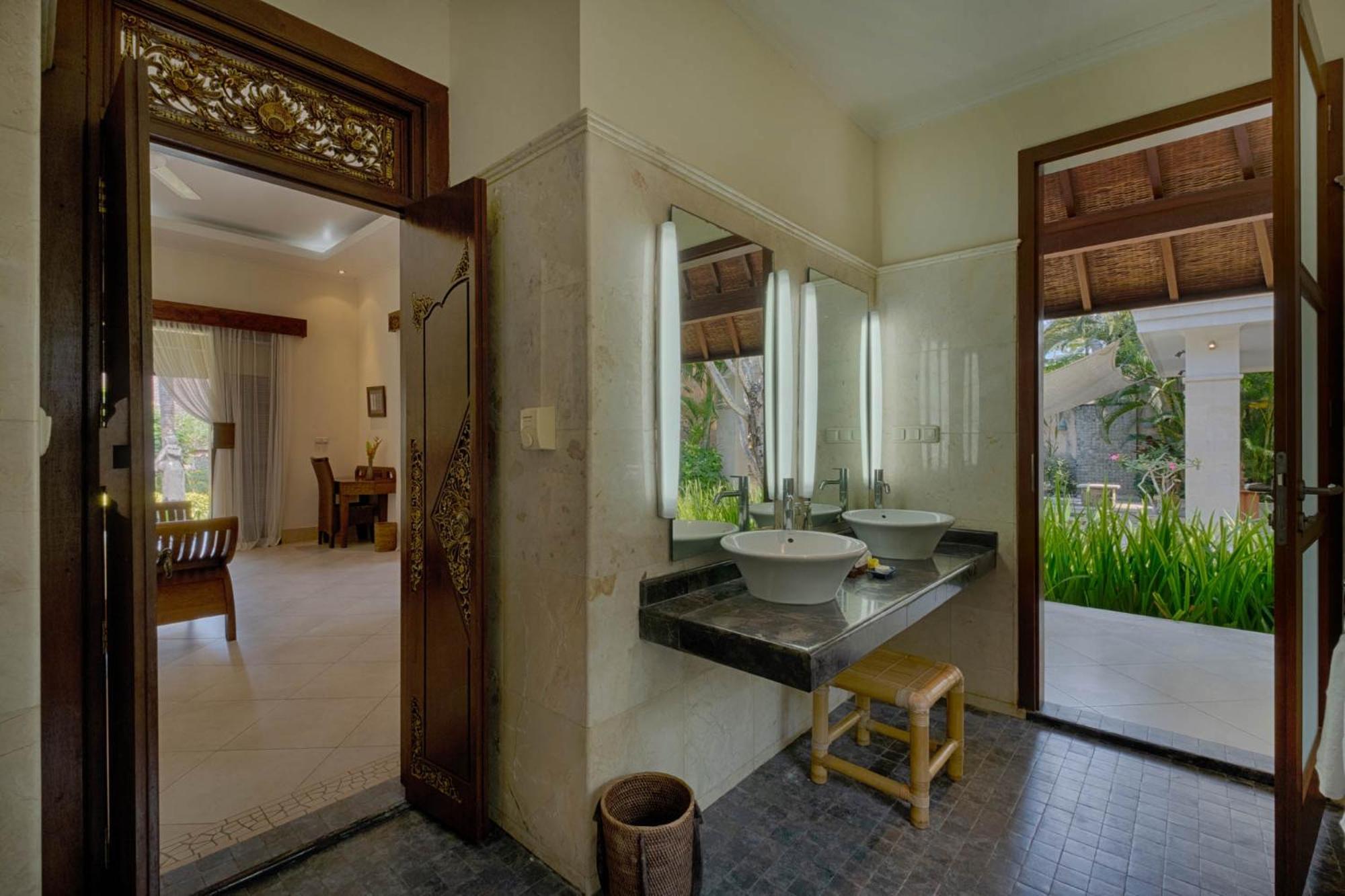 Kutus Kutus Saba Beach Villa Джокьякарта Экстерьер фото